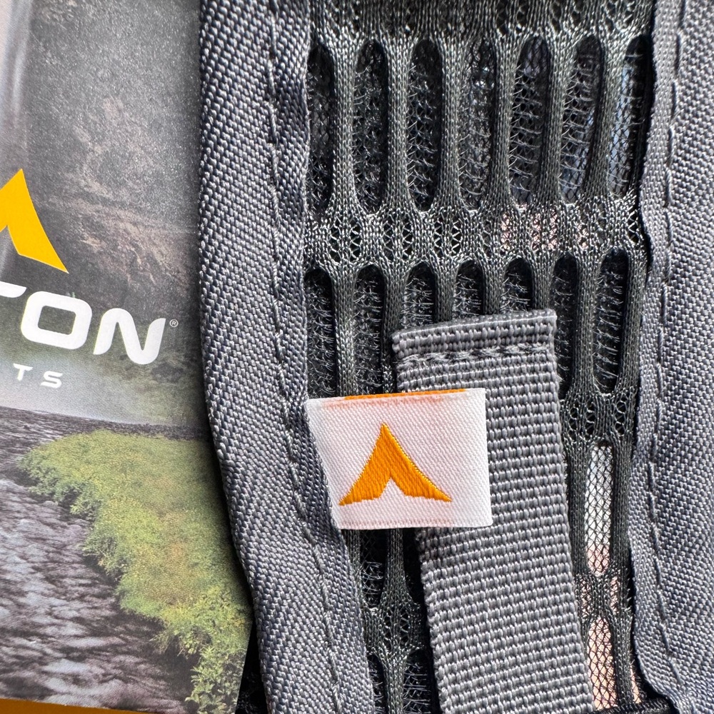 TETON Sports 2L Trailrunner 20 Adventure Hydration Pack Carrier Blue/Gray NWT - Picture 7 of 12